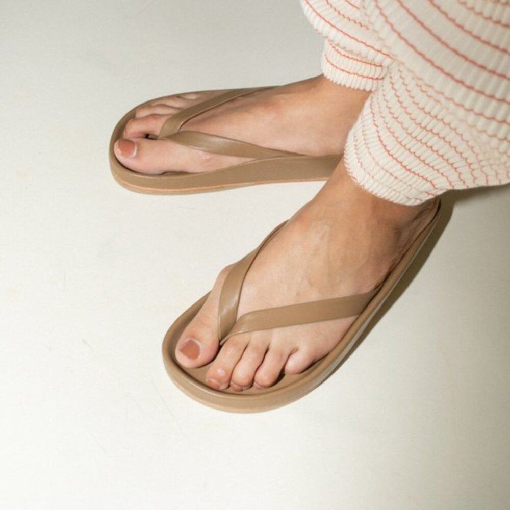 LAUREN MANOOGIAN Zori Sandal Loam Tan Neutral Leather